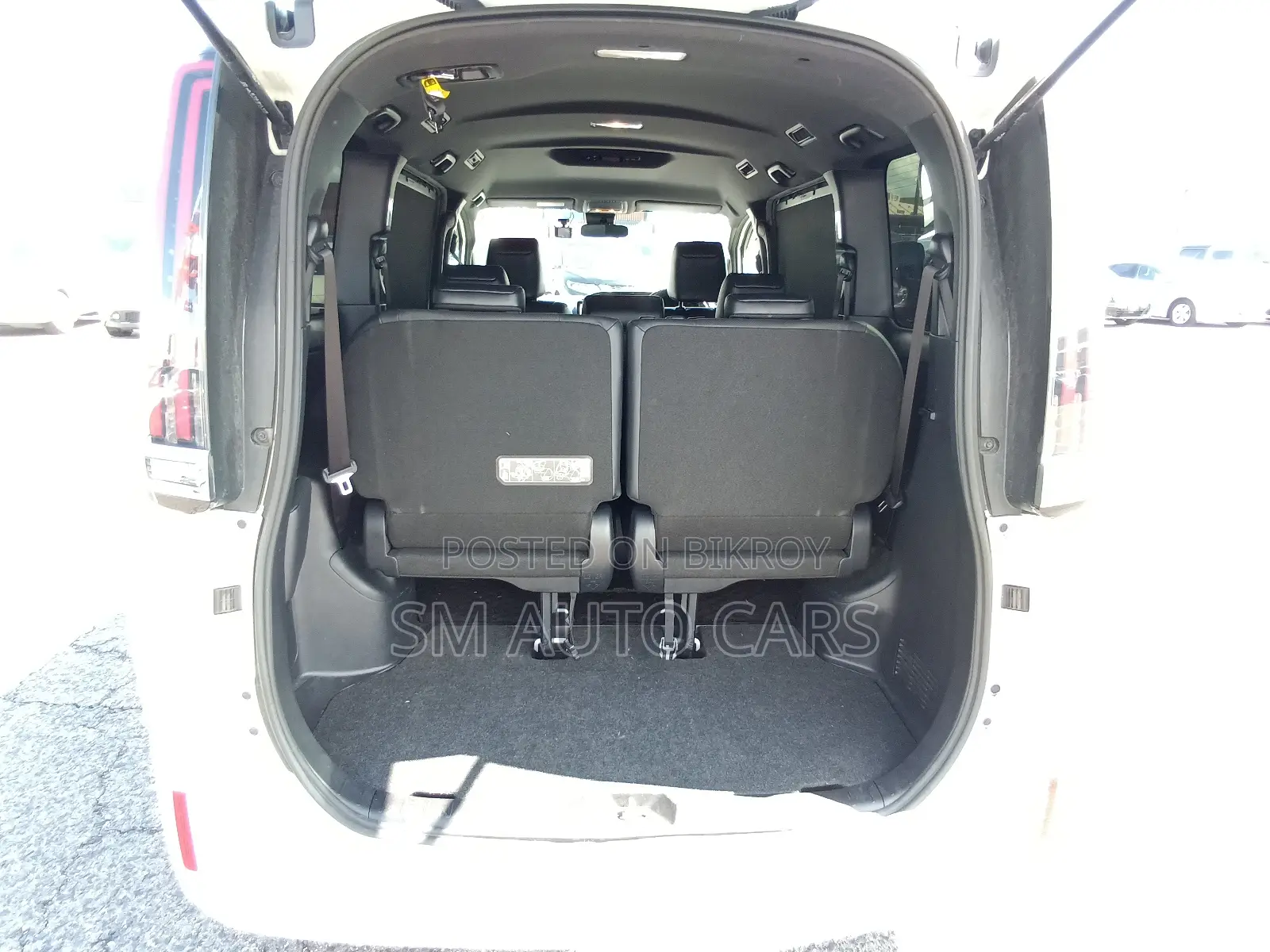 Toyota Esquire 2.0 FWD (8 Seater) 2021 Pearl