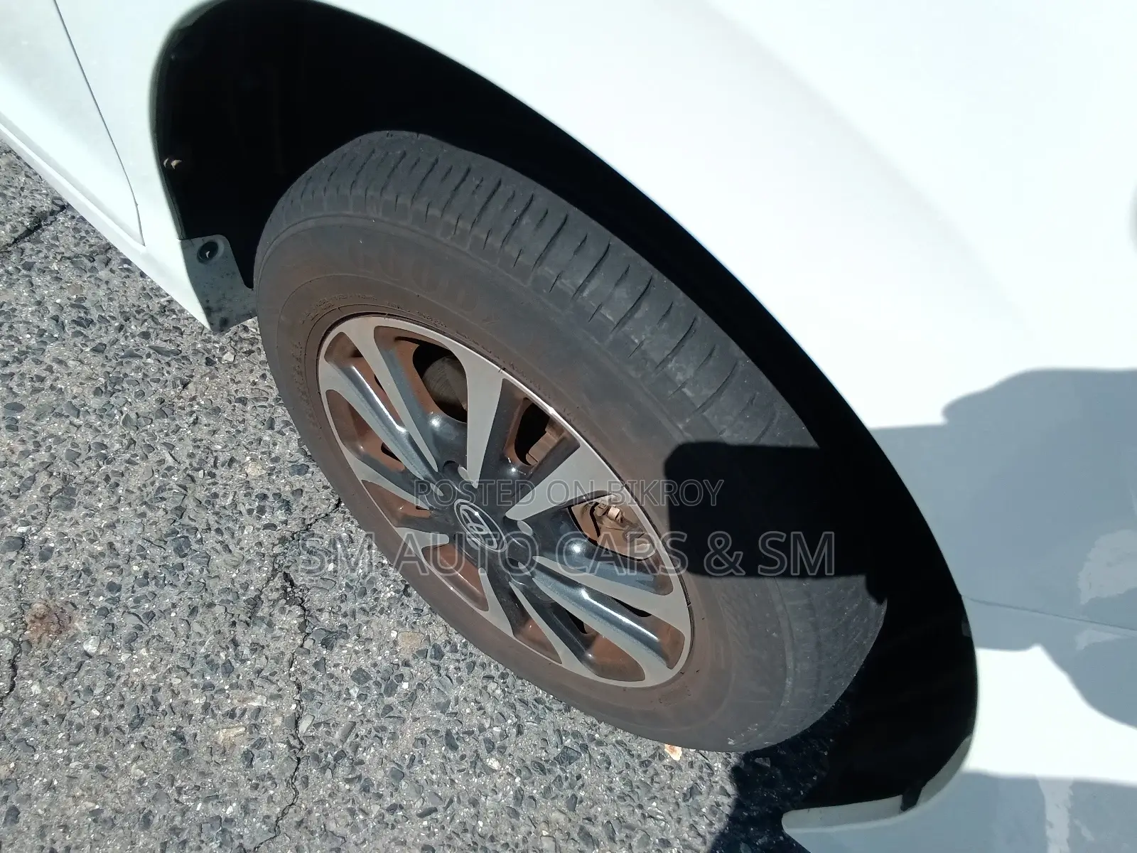 Toyota Esquire 2.0 FWD (8 Seater) 2021 Pearl