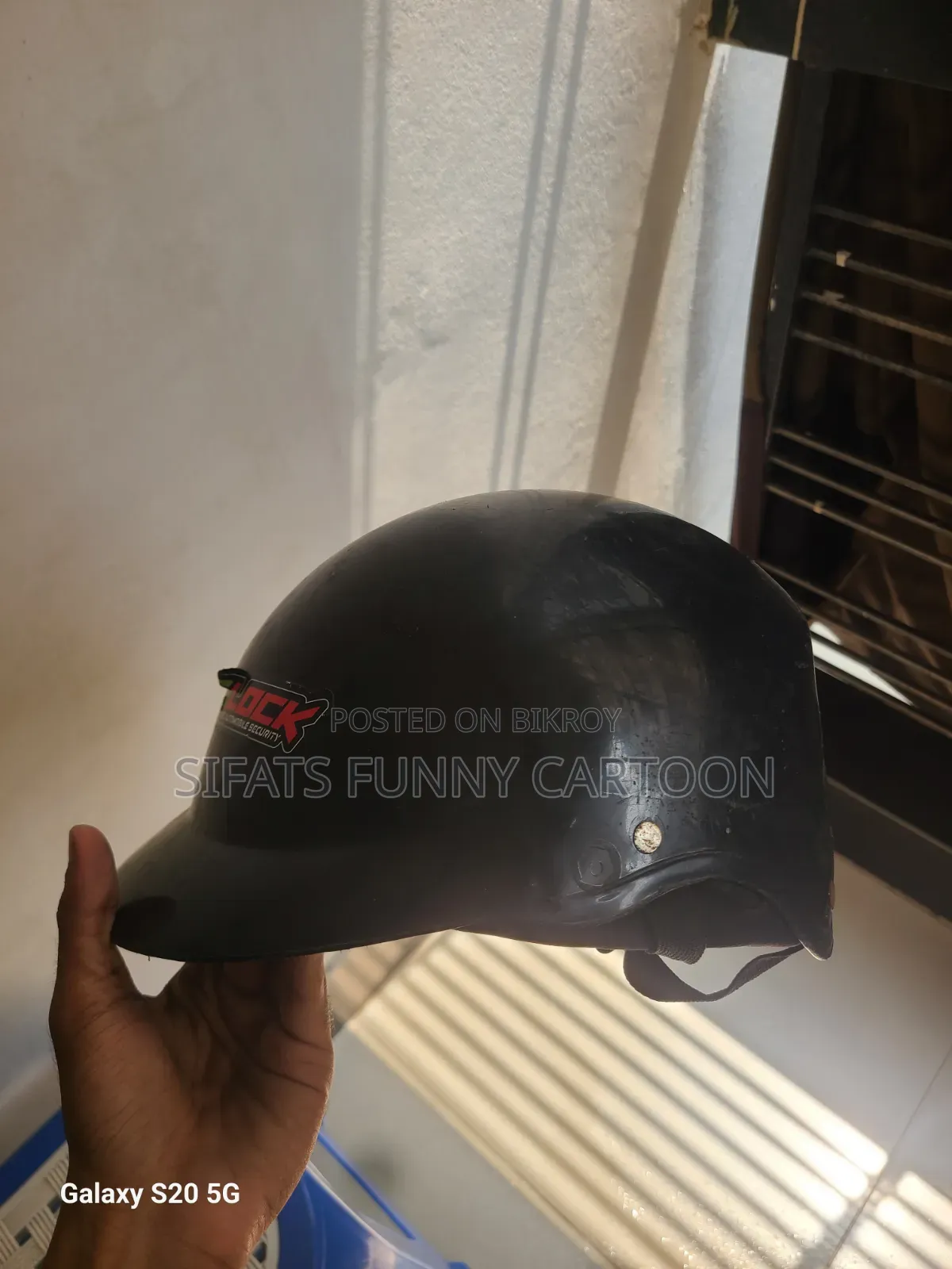 বাইক হেলমেট ব্যবহৃত