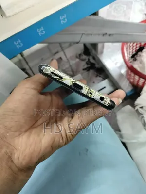 At Mobile 128 GB Black