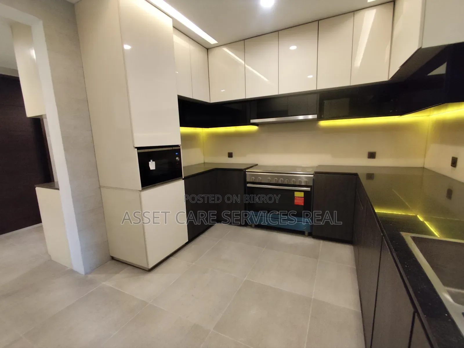 3bdrm Apartment in Ehl, Baridhara for Rent