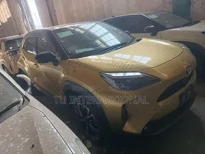 Toyota Yaris Cross 2021 Gold