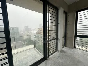 4bdrm Apartment in Navana Real Estate, Gulshan for Rent