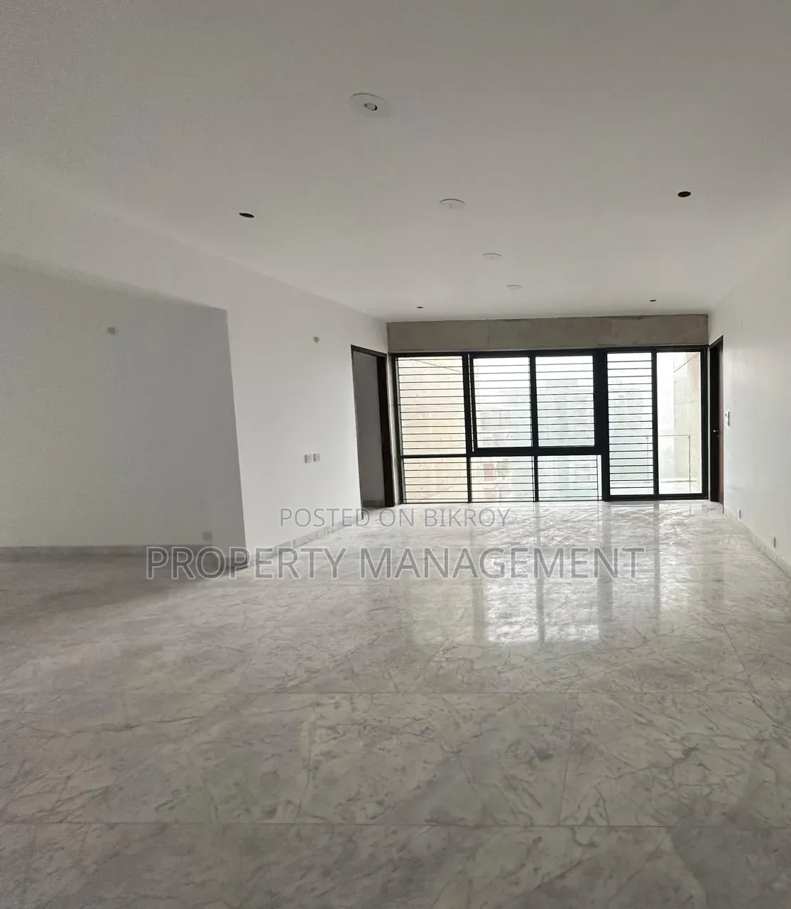 4bdrm Apartment in Navana Real Estate, Gulshan for Rent