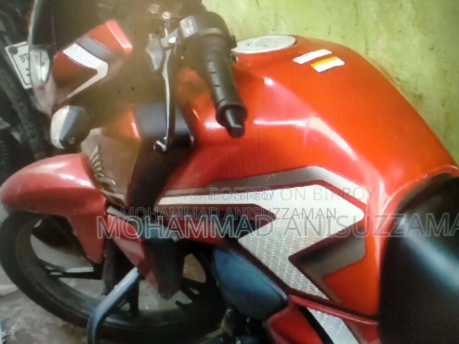 Honda CB 2025 Red