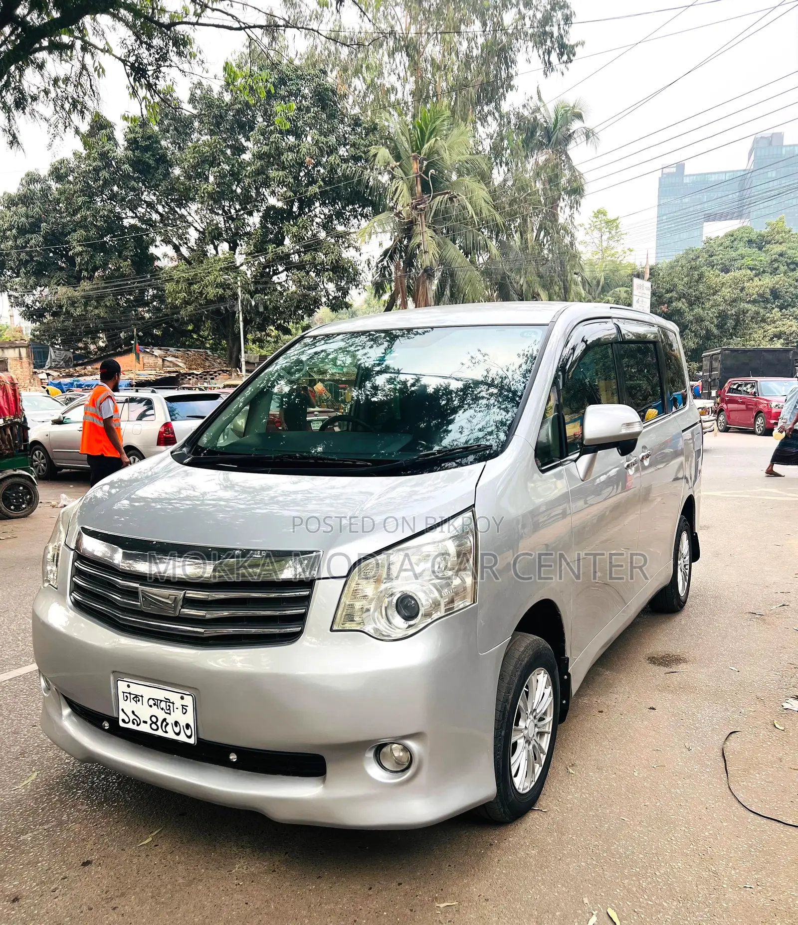 Toyota Noah 2012 Silver