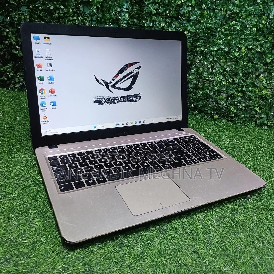 Laptop Asus 3GB Intel SSD 256GB