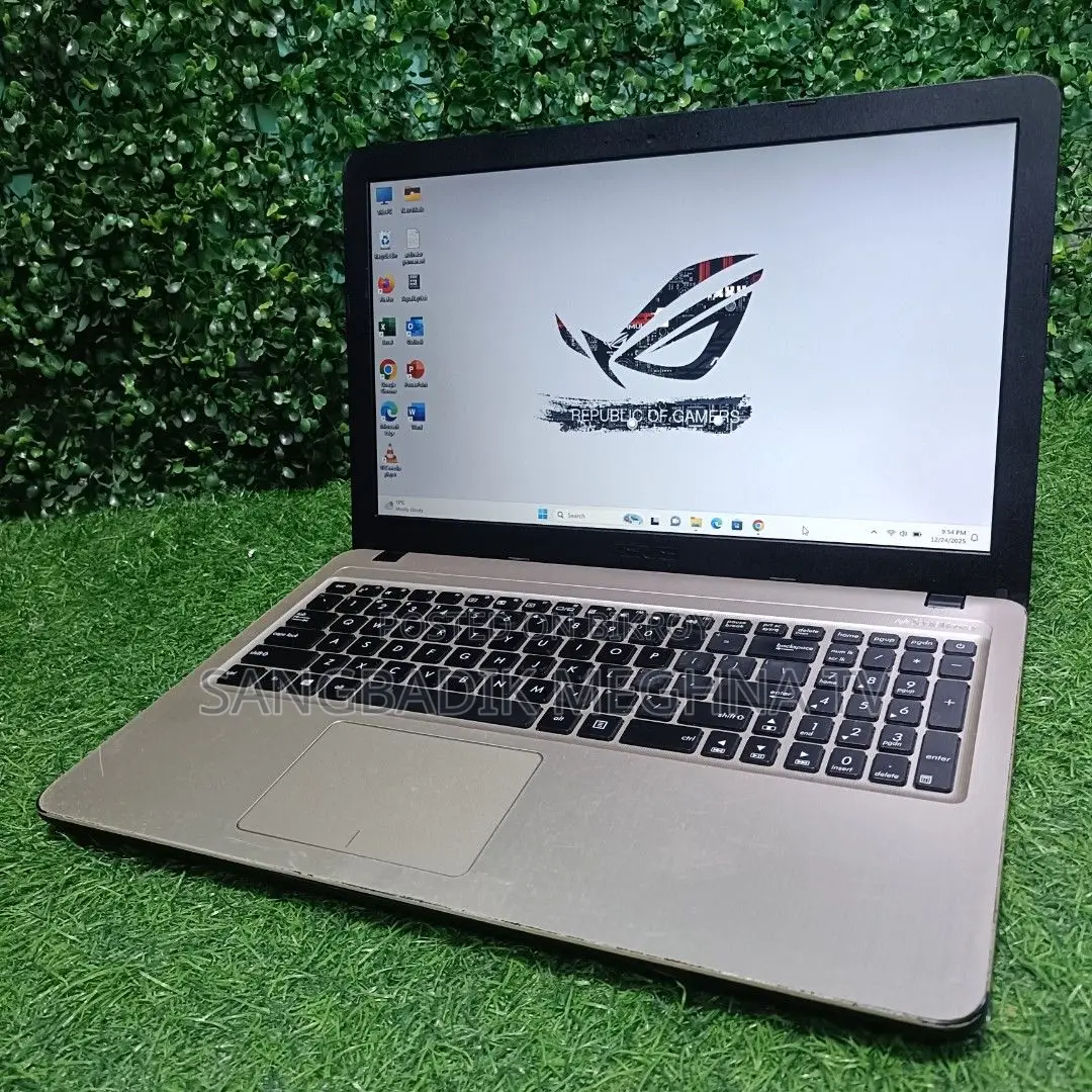 Laptop Asus 3GB Intel SSD 256GB