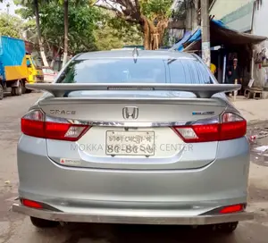 Honda Grace 2015 সিলভার