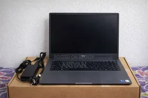 New Laptop 8GB Intel Core I5 SSD 512GB