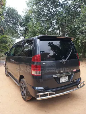 Toyota Noah 2.0 AWD (8 Seater) 2004 Black
