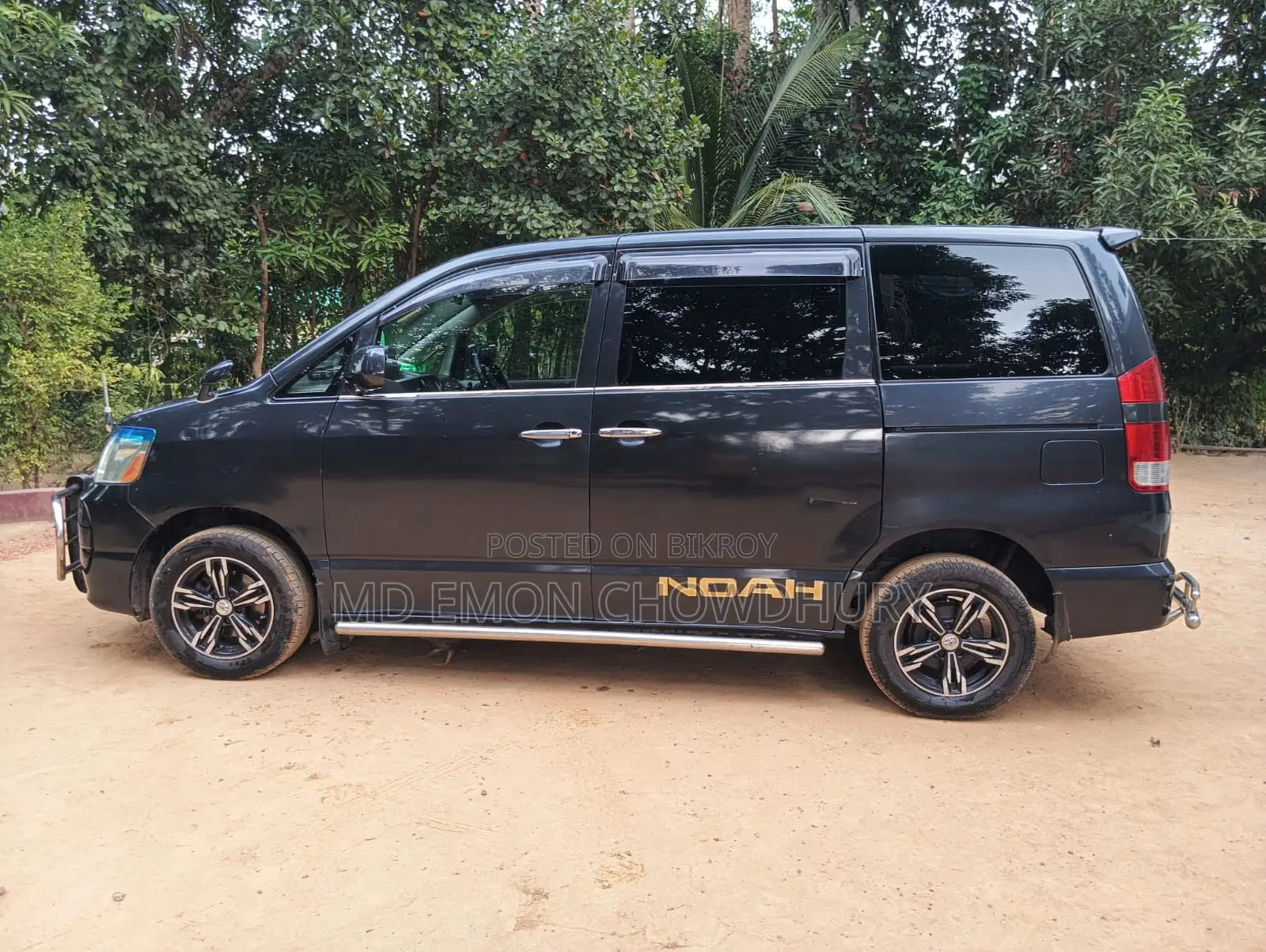 Toyota Noah 2.0 AWD (8 Seater) 2004 Black