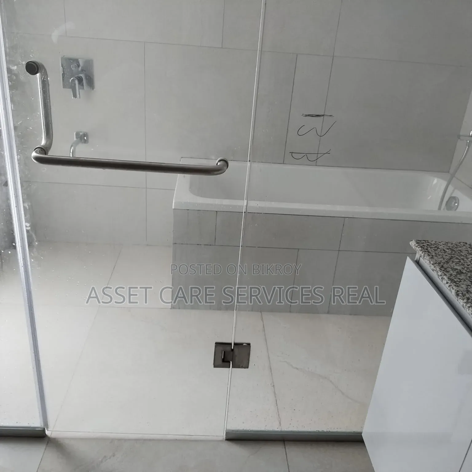 4bdrm Apartment in Gulshan for Sale