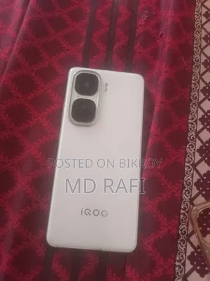 iQOO 256 GB White