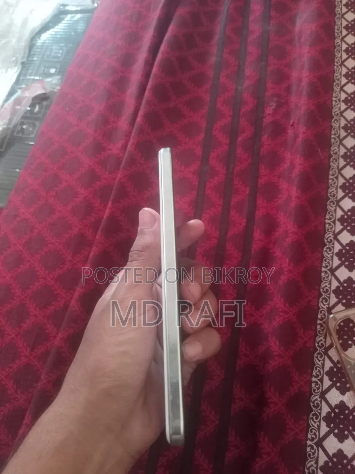 iQOO 256 GB White