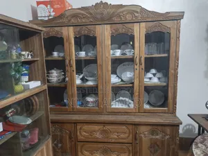 খাট, সোকেস, ডেসিন টেবিল ৩ টা এক সাথে বিক্রি করবো