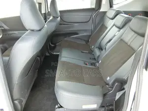 Toyota Sienta 1.5 Hybrid FWD 2021 Pearl