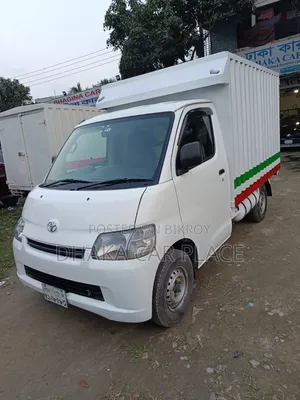 Toyota Delivery Van 2014 White