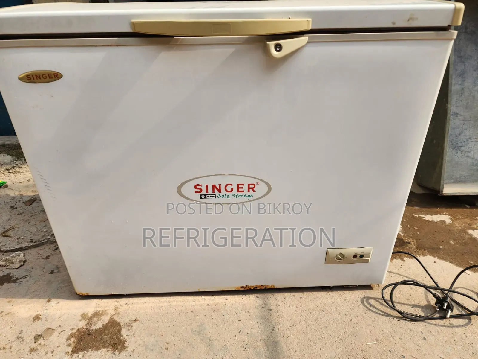Singer Deep Fridge
