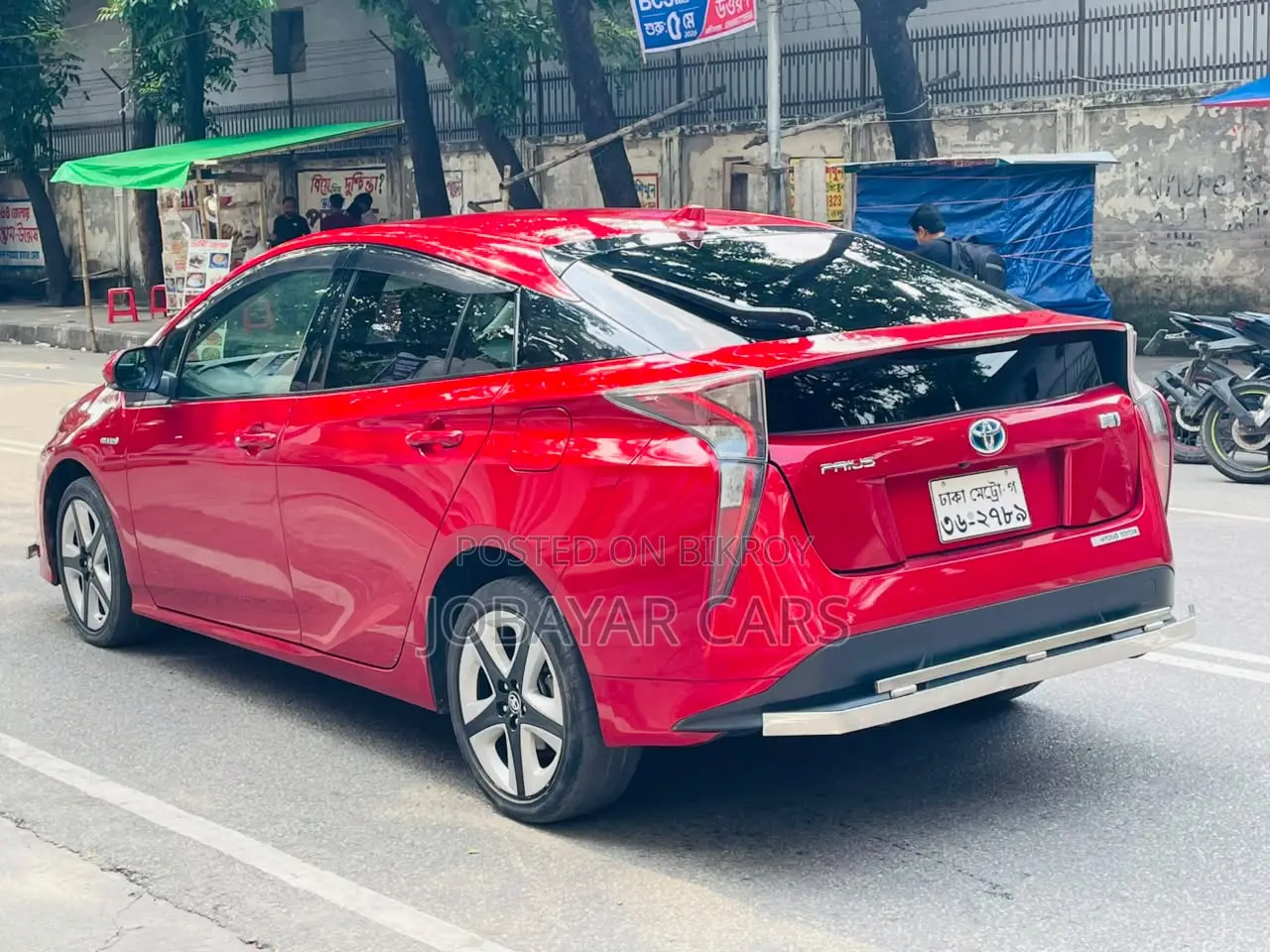 New Toyota Prius 4dr Hatchback (1.8L 4cyl gas/electric hybrid CVT) 2016 Red