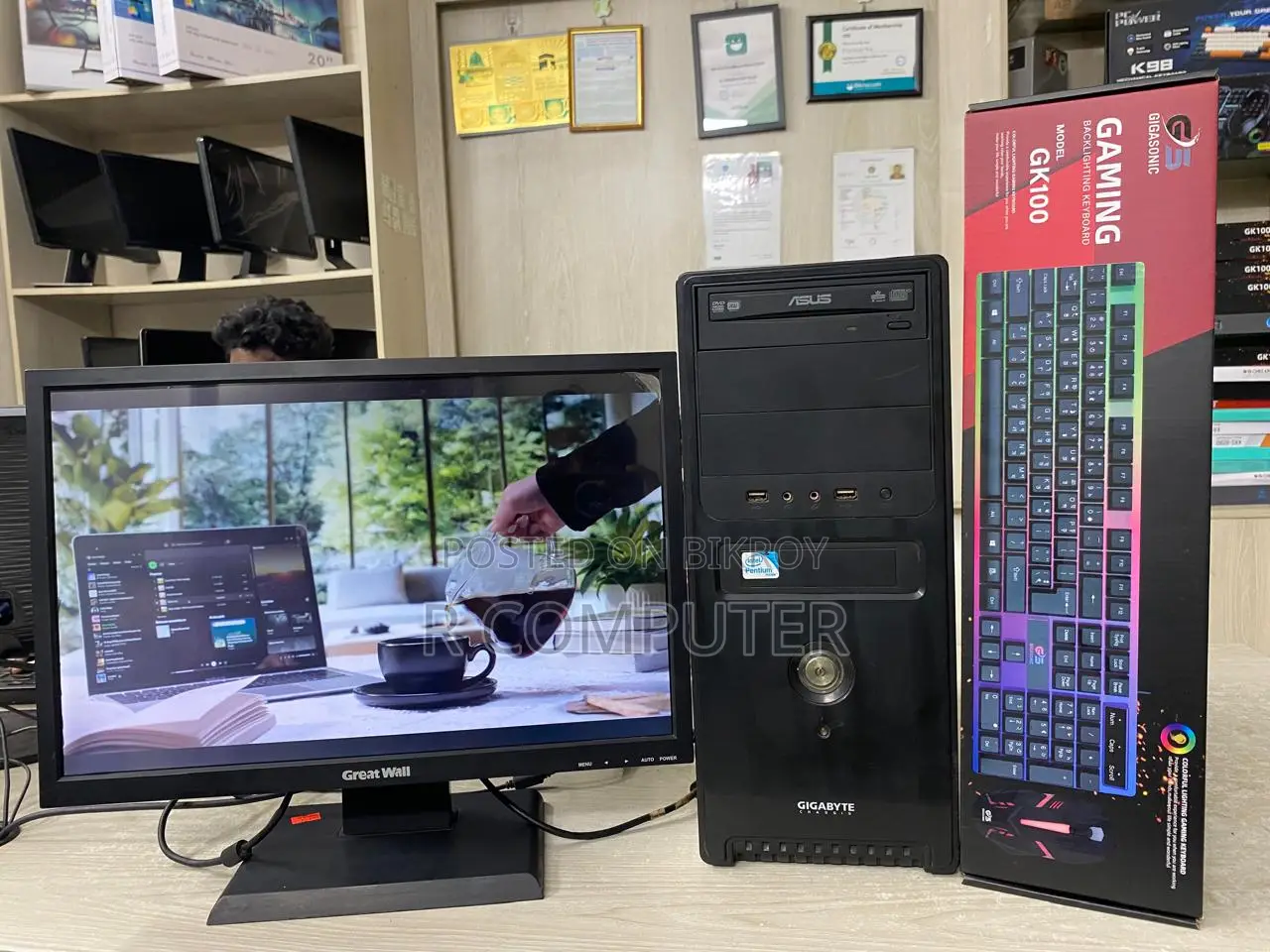 Desktop Computer 4GB Intel HDD 320GB