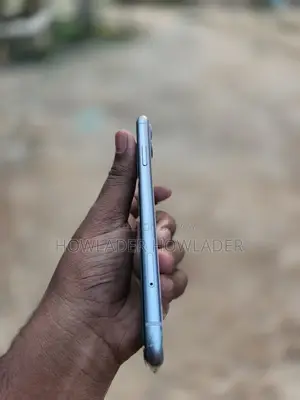 Apple iPhone 11 64 GB White