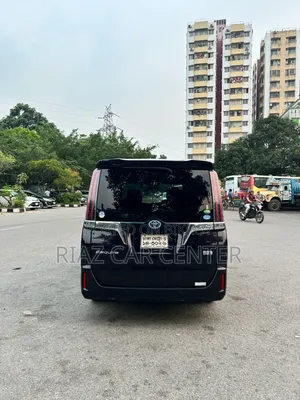 Toyota Esquire 2020 Maroon