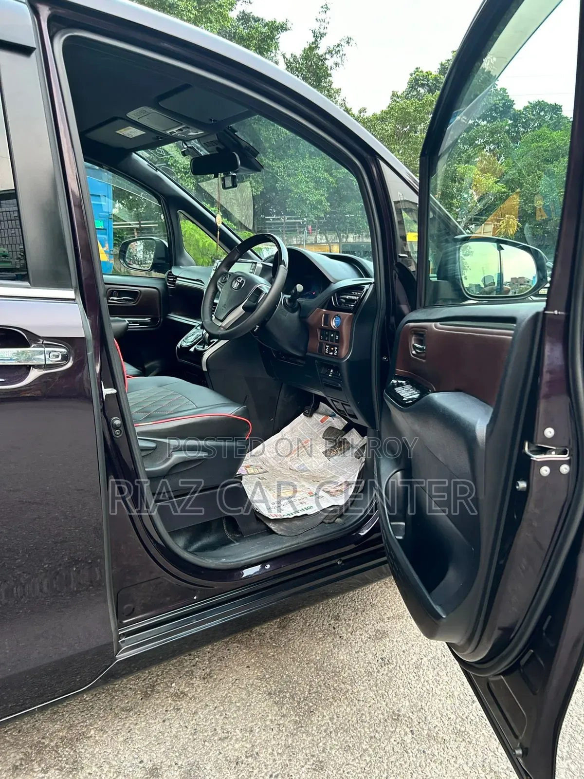 Toyota Esquire 2020 Maroon