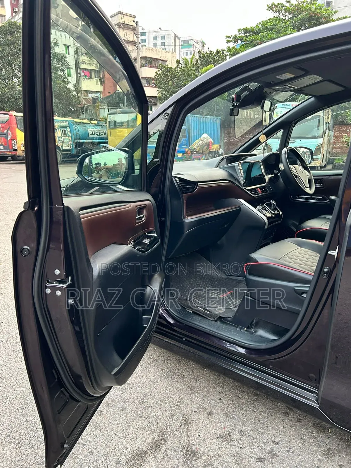 Toyota Esquire 2020 Maroon