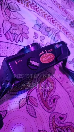 Vintage Film Camera (Yashika Mf 2 Super)