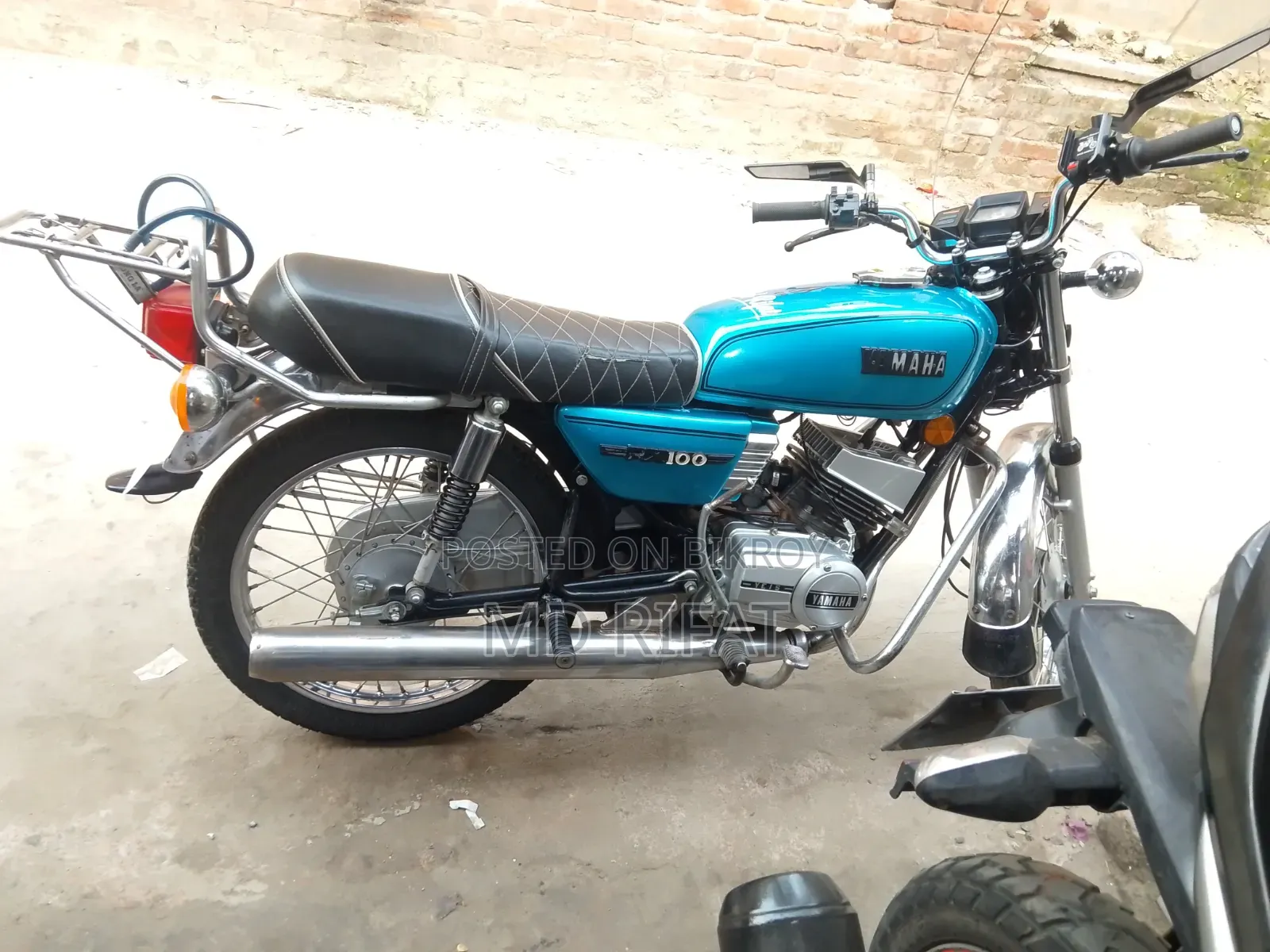 Yamaha 2000 Blue