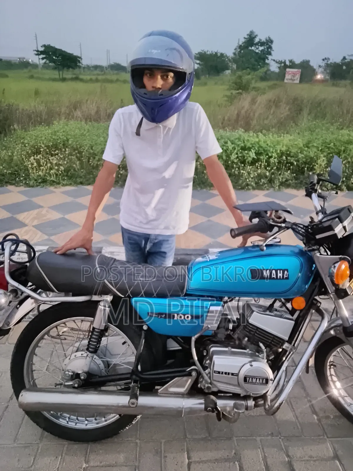 Yamaha 2000 Blue