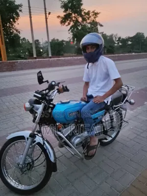 Yamaha 2000 Blue
