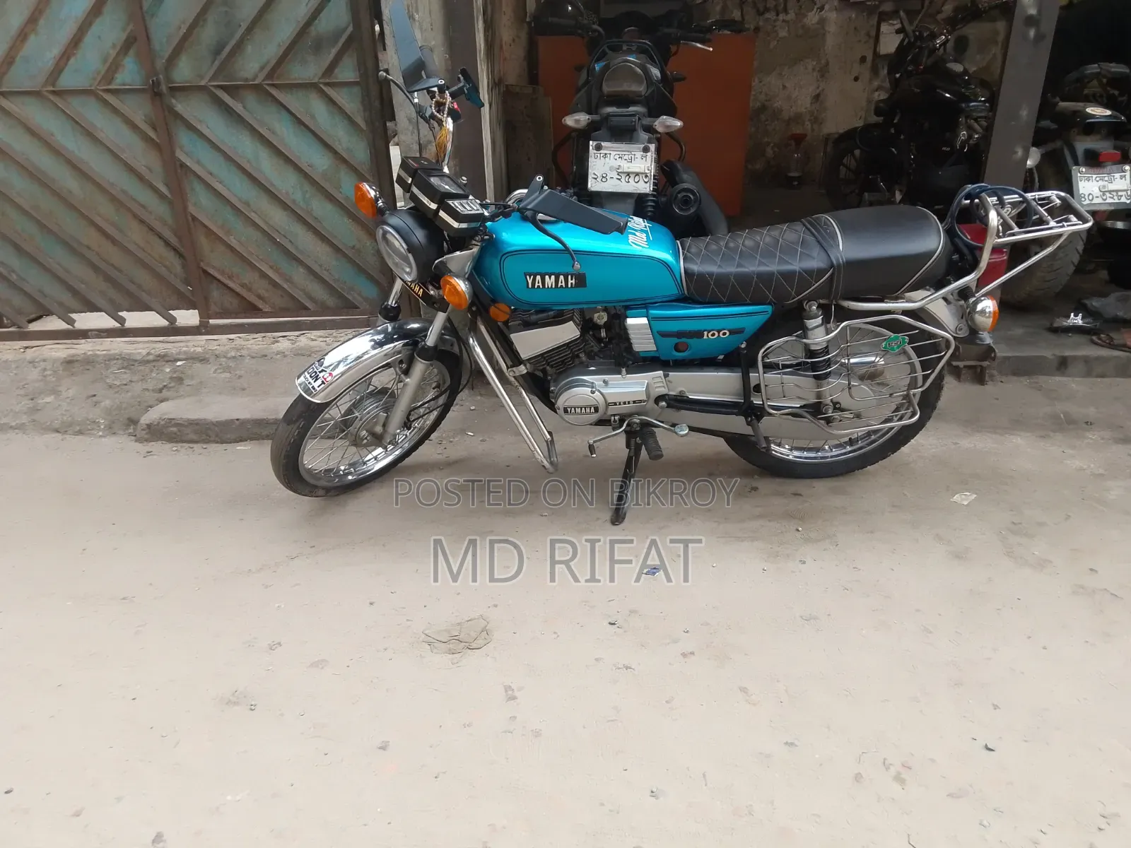 Yamaha 2000 Blue