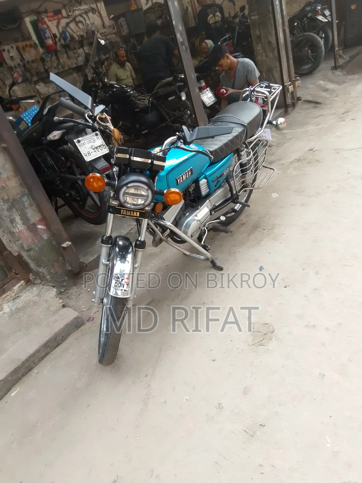 Yamaha 2000 Blue