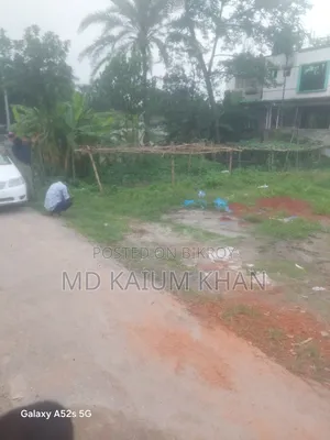 জমি বিক্রি করা হবে কেউ যদি নিতে আগ্রহী হন তাহলে যোগাযোগ করতে পারেন