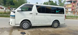 Toyota HiAce 2010 White