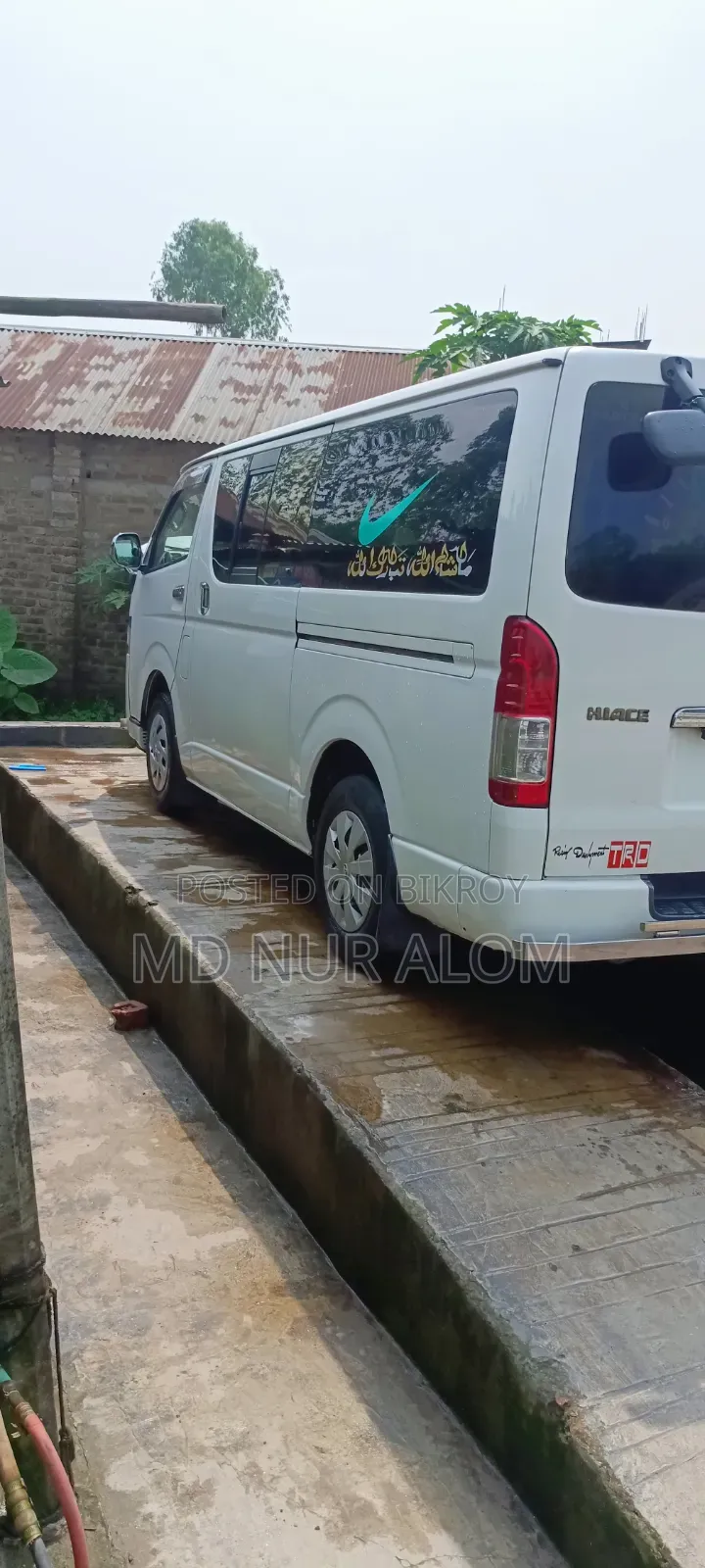 Toyota HiAce 2010 White