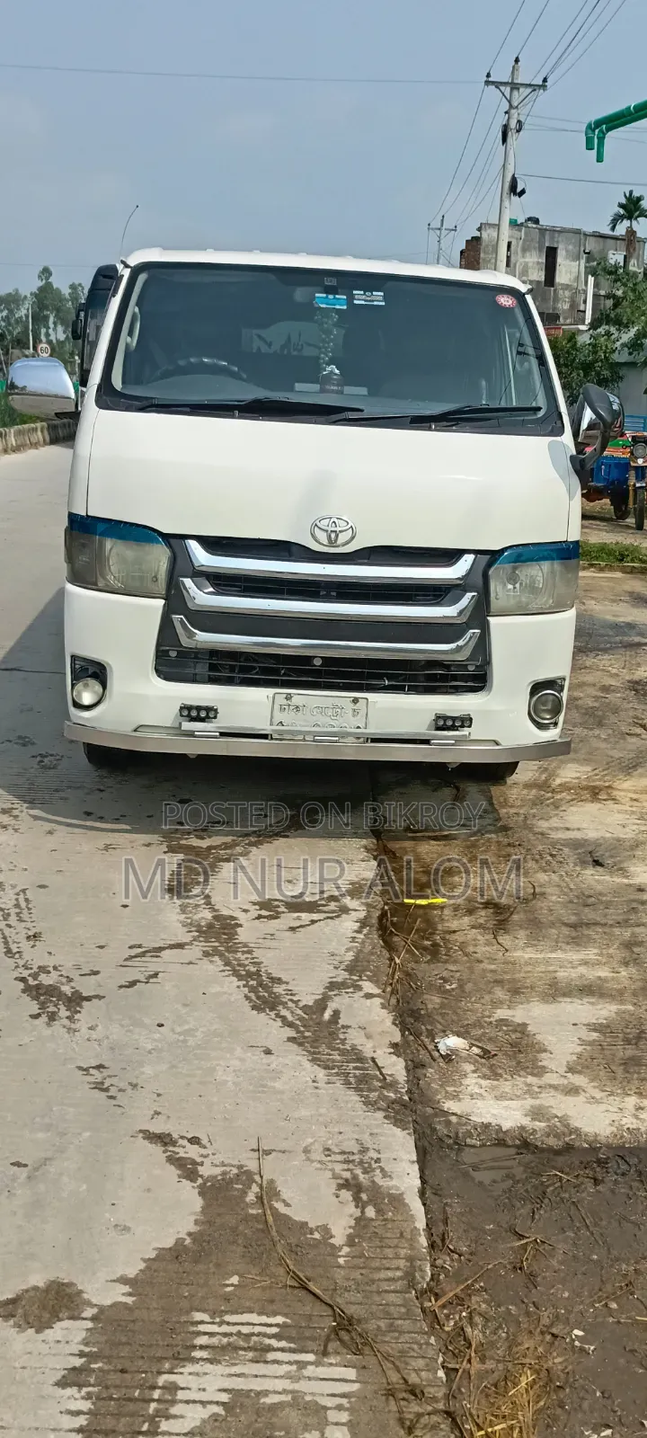 Toyota HiAce 2010 White