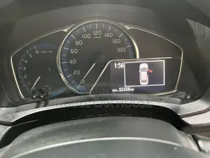 Toyota Axio 1.5 Hybrid 2WD 2017 Silver