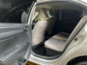 Toyota Axio 1.5 Hybrid 2WD 2017 Silver