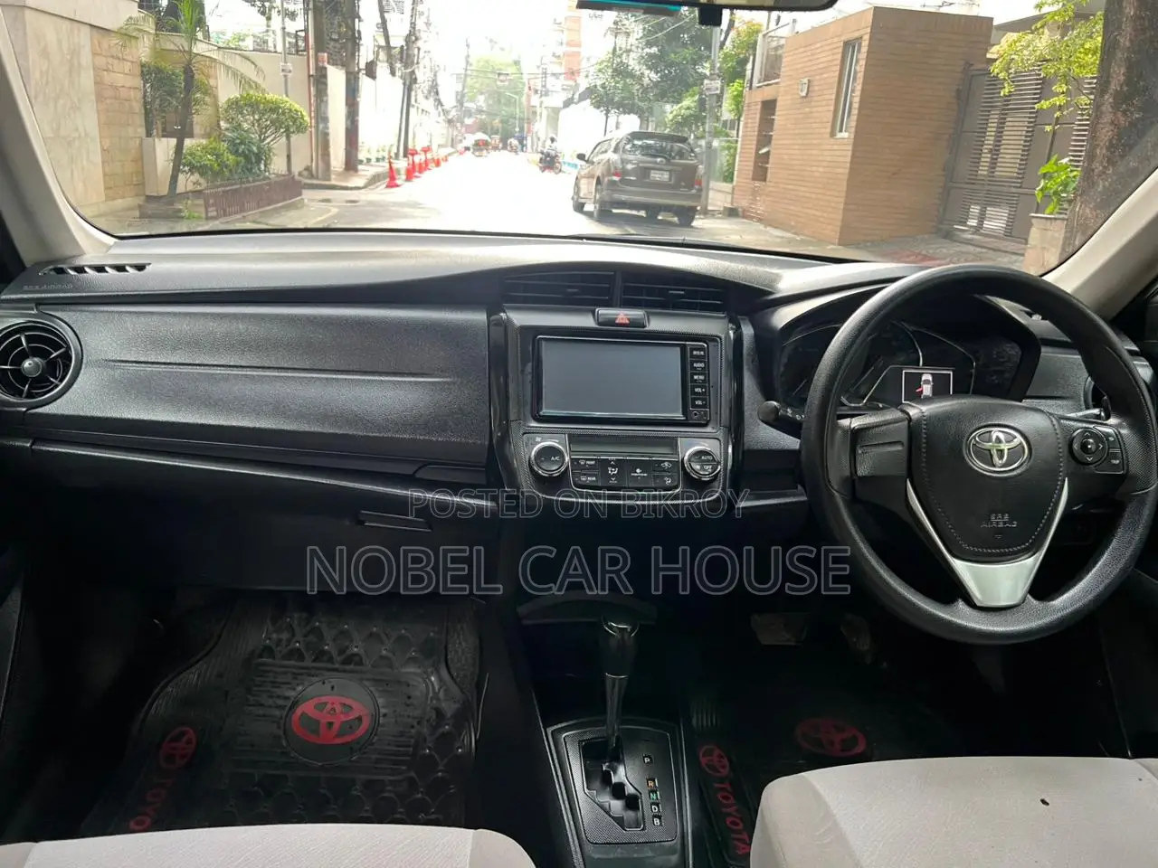 Toyota Axio 1.5 Hybrid 2WD 2017 Silver