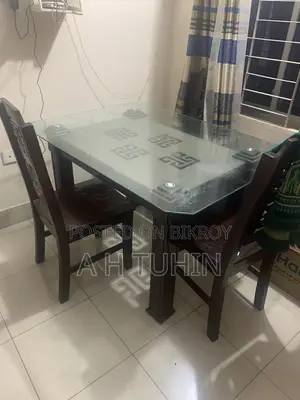 Dining table like new