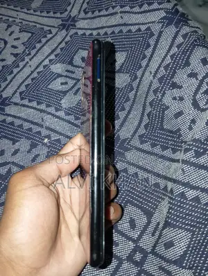 Vivo Y17 256 GB Red
