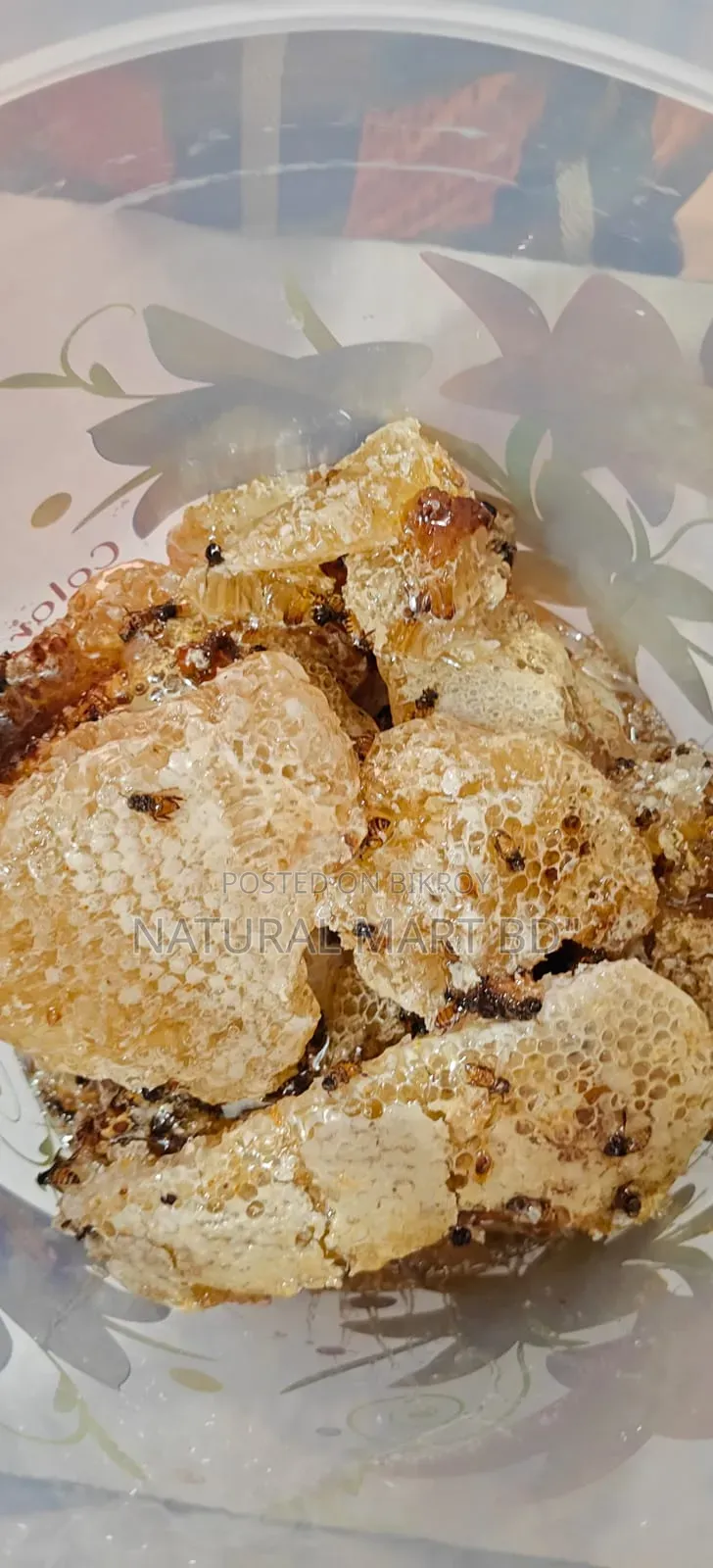 ১০০% খাঁটি প্রাকৃতিক চাকের মধু (১০০% Pure Natural Honey) –