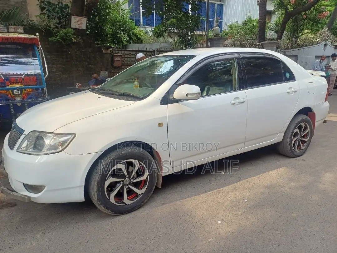 Toyota Corolla Sedan Automatic 2005 White