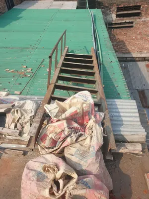লোহার সিঁড়ি