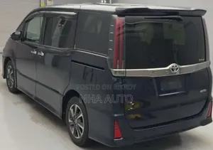 Toyota Noah 2021 Blue