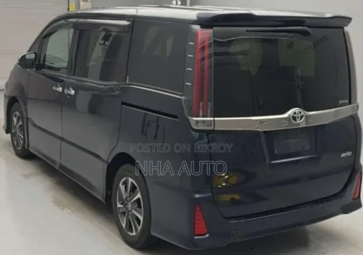Toyota Noah 2021 Blue