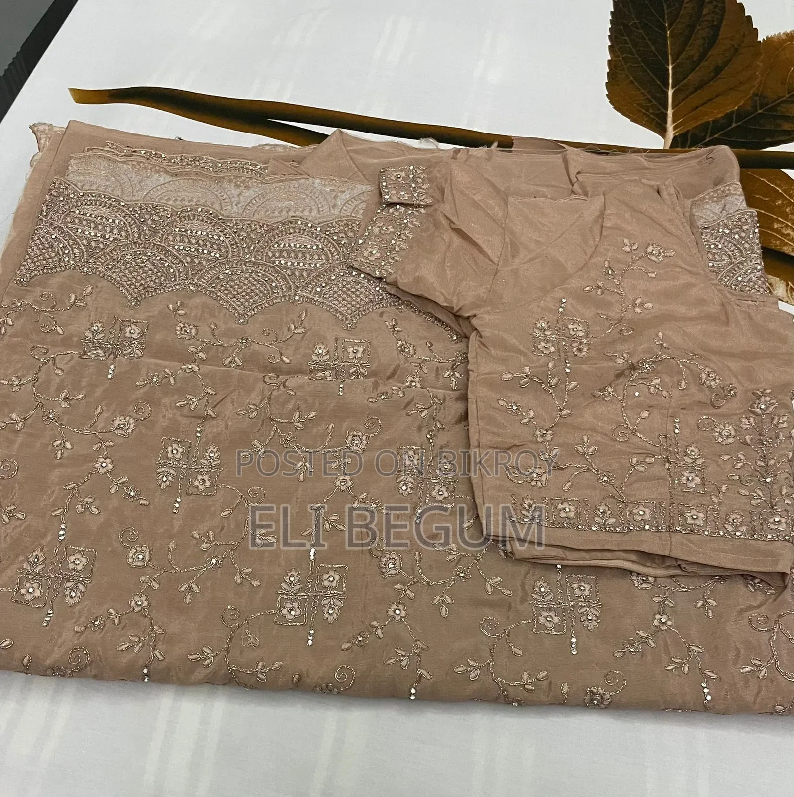 Womens Dusty Rose Velvet Saree Floral Buti Texture With Blouse Piece